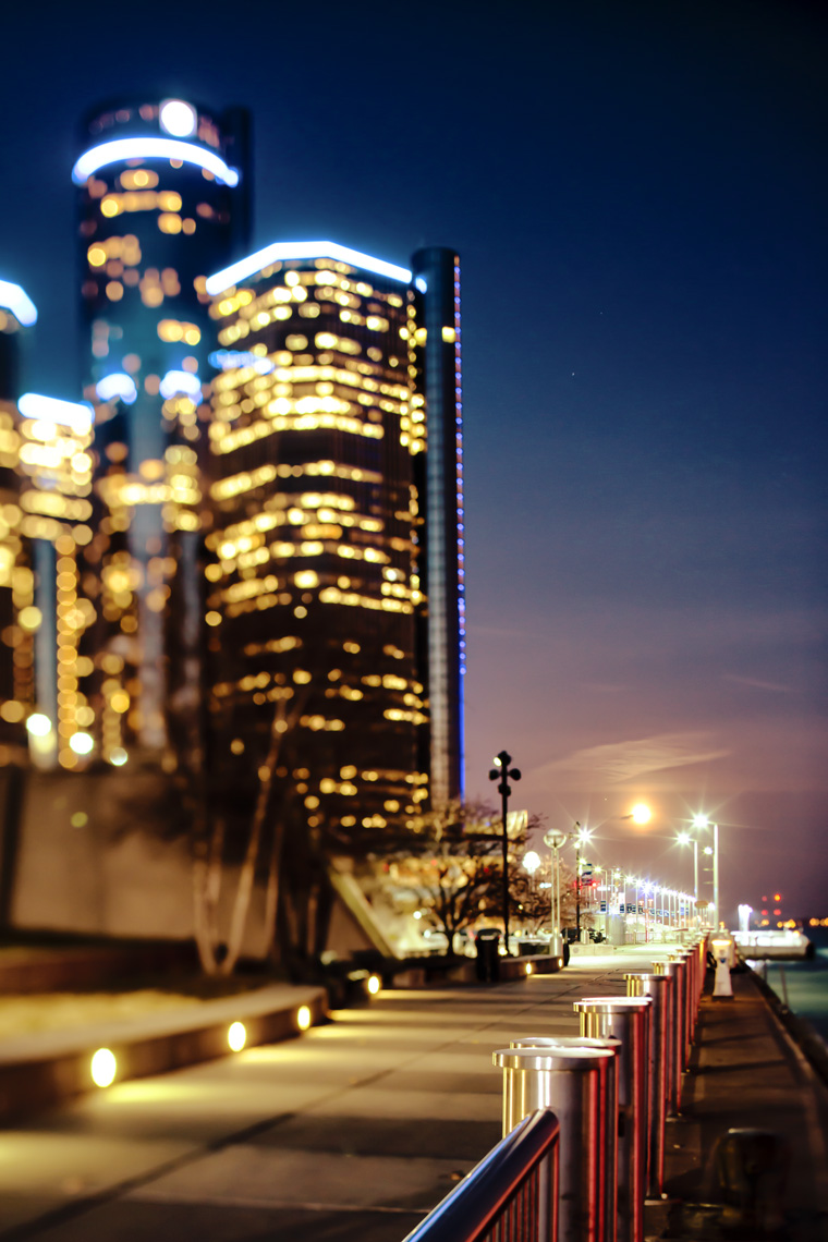 detroit_riverfront-9495-Edit.jpg